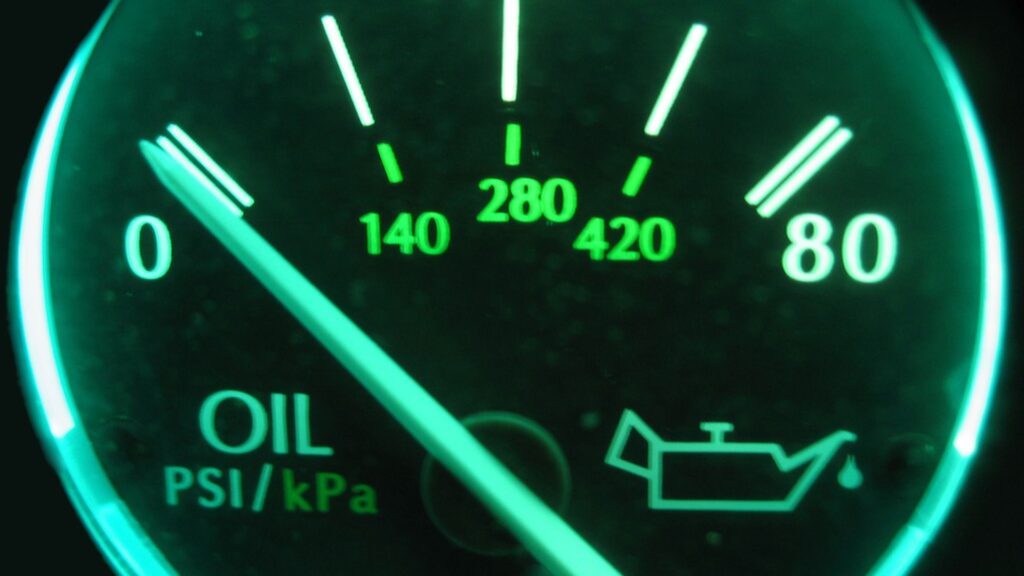 Low Oil Pressure Symptoms You Should Never Ignore